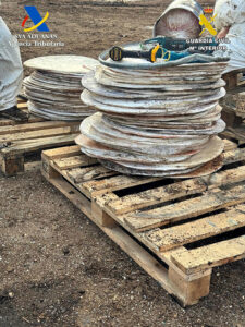 Intervenidos en Cuenca 262 kilos de cocaína oculta en la base de cien bidones de pulpa de fruta congelada 2 Intervenidos en Cuenca 262 kilos de cocaína oculta en la base de cien bidones de pulpa de fruta congelada