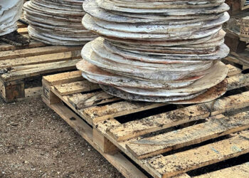 Intervenidos en Cuenca 262 kilos de cocaína oculta en la base de cien bidones de pulpa de fruta congelada