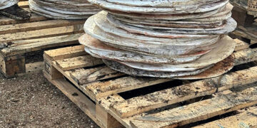 Intervenidos en Cuenca 262 kilos de cocaína oculta en la base de cien bidones de pulpa de fruta congelada