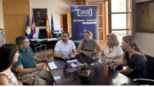 Invierte en Cuenca se reúne con el alcalde de San Clemente para impulsar la atracción de empresas
