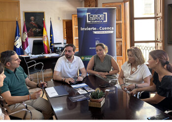 Invierte en Cuenca se reúne con el alcalde de San Clemente para impulsar la atracción de empresas