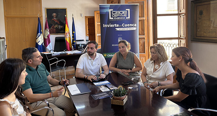 Invierte en Cuenca se reúne con el alcalde de San Clemente para impulsar la atracción de empresas