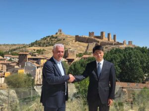 Vega firma el hermanamiento del Geoparque de Molina de Aragón-Alto Tajo con el de Lushan