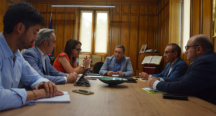 La Diputación de Cuenca y Cooperativas Agro-alimentarias CLM analizarán el impacto de los aranceles en las exportaciones de la provincia