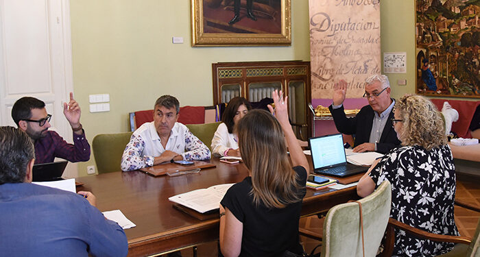 La Diputación invertirá 124.100 euros para pavimentar cuatro calles de Uceda y su urbanización Caraquiz