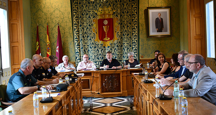 La Junta Local de Seguridad establece un aforo de 8.000 personas en la Plaza Mayor para las verbenas de San Mateo 2025