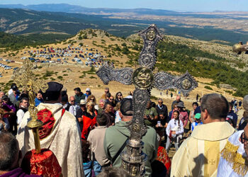 La Junta traslada el apoyo a la romería del Alto Rey “como seña de identidad y de unidad de la Sierra Norte”
