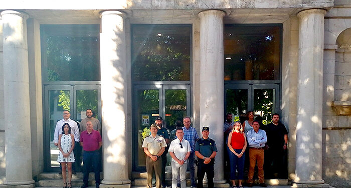 La Subdelegación del Gobierno de Cuenca muestra su repulsa a un nuevo asesinato machista con un minuto de silencio