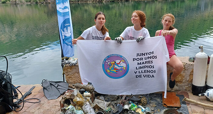 La X Gran Limpieza Internacional de Fondos Marinos retira 20 kilos de residuos en el Guadiela, entre los embalses de Buendía y Alcorlo