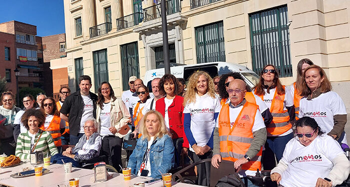 Marcha “CaminEMos por la Esclerosis Múltiple” en Guadalajara para visibilizar esta enfermedad 1 La delegada de Sanidad en Guadalajara participa en la marcha “CaminEMos por la Esclerosis Múltiple” puesta en marcha por ADEM-GU