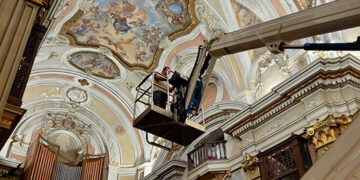 Las obras de la Iglesia de la Virgen de la Luz alcanzan la fase de sellado de grietas, que obliga a cerrar el espacio a la ciudadanía desde el lunes