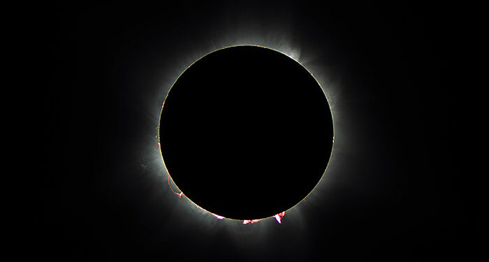 La campaña "De 12 en 12 – Rumbo al Eclipse Total" analiza los eclipses modernos desde Guadalajara en su quinta jornada divulgativa 1 Los porqués de un Eclipse Solar