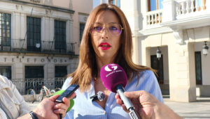 El PSOE pone en marcha una campaña informativa, y de recogida de firmas para que Guarinos baje los impuestos 2 Lucía de Luz