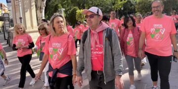 Más de 2.000 participantes en la XI Marcha Solidaria contra el cáncer, en Guadalajara