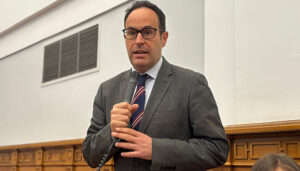 Martín-Buro condena que los pacientes oncológicos de Cuenca sufran desplazamientos de hasta 4 horas por la incompetencia sanitaria de Page