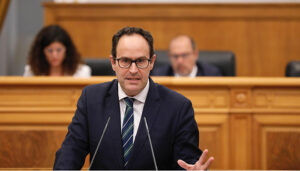 Martín-Buro denuncia que más de 2.100 pacientes esperan una operación quirúrgica en el Hospital Virgen de la Luz