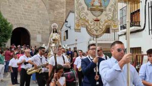 Pareja celebra su día grande en honor a la Virgen de los Remedios con devoción, tradición y festejos