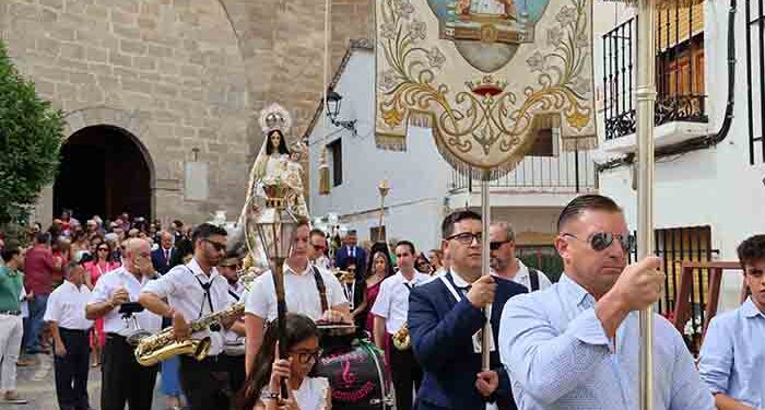 Pareja celebra su día grande en honor a la Virgen de los Remedios con devoción, tradición y festejos