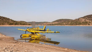 Un avión de extinción sufre un accidente sin consecuencias para el piloto durante las labores contra el incendio de Luzaga 2 Un avión de extinción sufre un accidente sin consecuencias para el piloto durante las labores contra el incendio de Luzaga