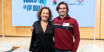 Un estudiante del IES Castilla de Guadalajara participa en el acto de cierre de ‘Voces X la FP dual’ en Madrid