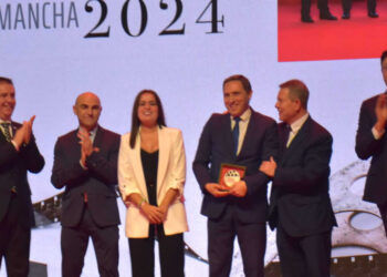 La Diputación de Cuenca recibe la Medalla al Mérito Cultural en mecenazgo y promoción de la cultura por Actuamos en Patrimonio