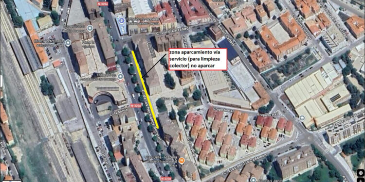 El Ayuntamiento de Cuenca lleva a cabo este martes la limpieza del colector municipal de Hermanos Becerril 1 El Ayuntamiento de Cuenca lleva a cabo este martes 7 de octubre, a través de la empresa pública Aguas de Cuenca, la limpieza del colector municipal ubicado en la vía de servicio de la avenida Hermanos Becerril junto a la baja del barrio de La Paz. La actuación, enmarcada en las actuaciones de mantenimiento de estas infraestructuras que lleva a cabo el Consistorio conquense, implica la prohibición de aparcamiento en el tramo de la vía de servicio de Hermanos Becerril desde su cruce con calle Julio Larrañaga hasta Plaza del Romero, dado que los vehículos de limpieza e inspección estarán ocupando esta zona de aparcamiento, evitando así cortar al tráfico la vía de servicio.