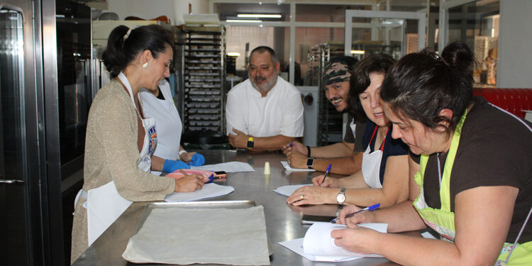 AFEPAN muestra las nuevas técnicas en bollería a sus empresarios y profesionales 2 AFEPAN muestra las nuevas técnicas en bollería a sus empresarios y profesionales