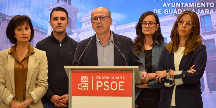 Alberto Rojo pide a Guarinos que “condene el genocidio en Gaza como un compromiso firme con los derechos humanos, la paz y la justicia” 2 Alberto Rojo pide a Guarinos que “condene el genocidio en Gaza como un compromiso firme con los derechos humanos, la paz y la justicia”