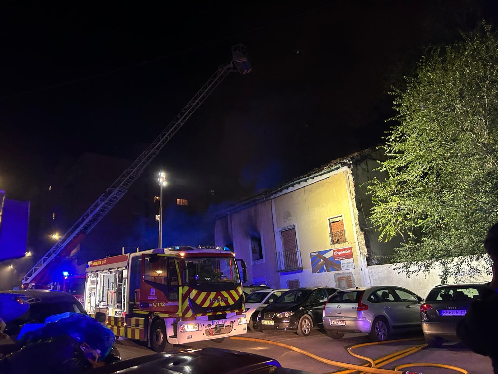Arde una casa abandonada en la calle Santander de Guadalajara 3 Arde una casa abandonada en la calle Santander de Guadalajara