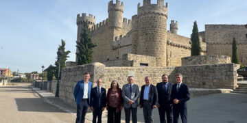 Asteo Red Neutra y ZTE conectan con fibra el histórico castillo de Olmillos de Sasamón
