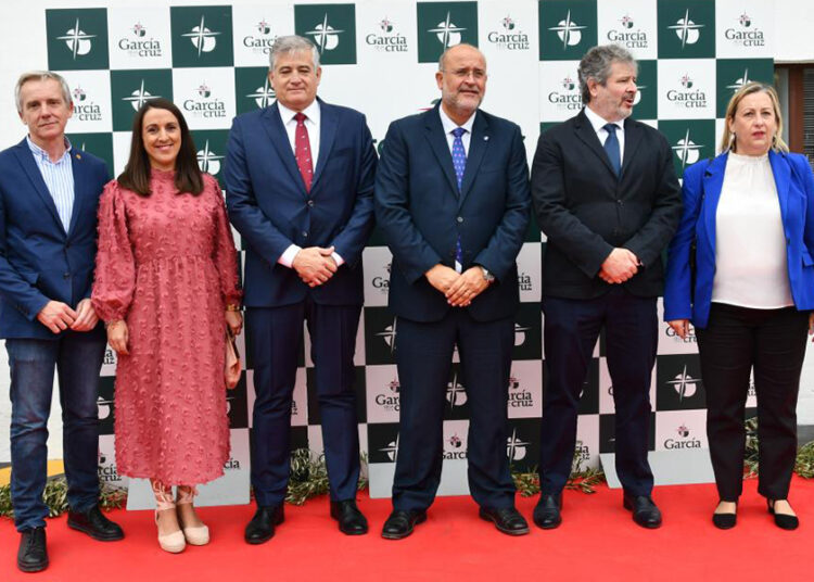 Castilla-La Mancha demanda un programa específico que incorpore las necesidades del sector del olivo en la nueva PAC 3 Castilla-La Mancha demanda un programa específico que incorpore las necesidades del sector del olivo en la nueva PAC