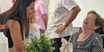 Castilla-La Mancha destina más de 17 millones de euros de ayuda a los municipios para reforzar la atención a las personas mayores
