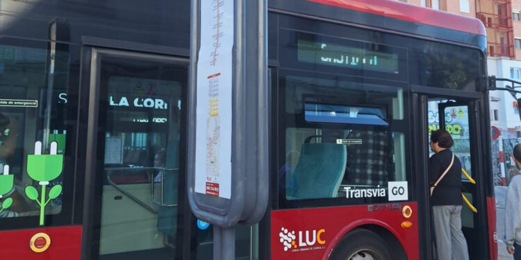Cuenca en Marcha denuncia que las líneas 2 y 5 del autobús urbano llegan a tener esperas de más de una hora