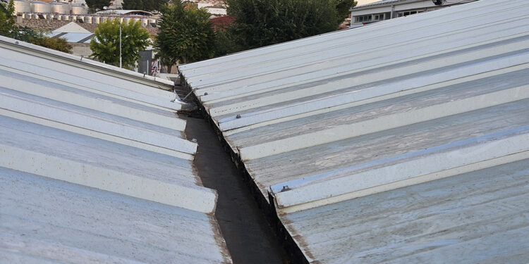 El PP pide al delegado de Educación que no oculte que las últimas filtraciones de agua en el colegio Princesa Sofía de Minglanilla se produjeron con la canalera limpia 1 El PP pide al delegado de Educación que no oculte que las últimas filtraciones de agua en el colegio Princesa Sofía de Minglanilla se produjeron con la canalera limpia