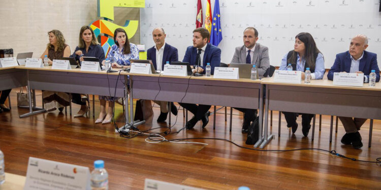 El Pacto Castilla-La Mancha Horizonte 2030 redoblará la inversión en vivienda, movilidad, carreteras y urbanismo