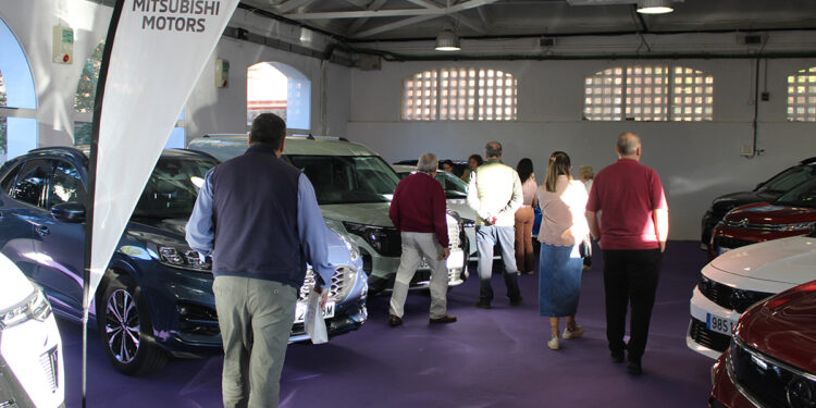 El XVI Salón del Vehículo de Ocasión de Cuenca cierra sus primeras ventas en unas horas iniciales con muchos visitantes 1 El XVI Salón del Vehículo de Ocasión de Cuenca cierra sus primeras ventas en unas horas iniciales con muchos visitantes