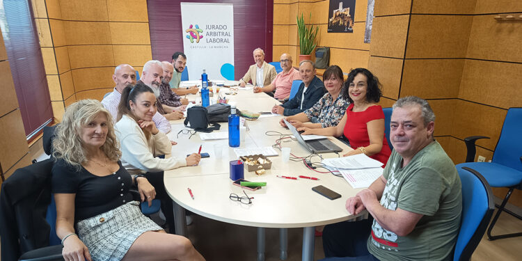 Firmado el convenio provincial del comercio de Cuenca con vigencia hasta el año 2028 y subida de sueldo escalonada 1 Firmado el convenio provincial del comercio de Cuenca con vigencia hasta el año 2028 y subida de sueldo escalonada