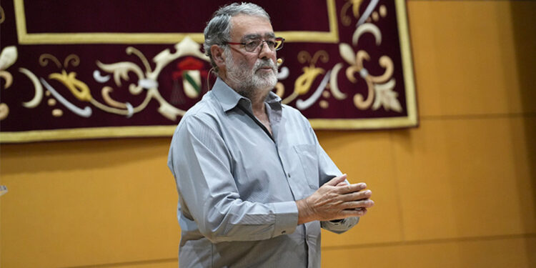 Joan Fontcuberta reflexiona en la UCLM sobre la inteligencia artificial en la fotografía: “Intentamos minimizar efectos tóxicos e incentivar el aspecto emancipador, creativo y liberador de esta nueva tecnología” 3 Joan Fontcuberta reflexiona en la UCLM sobre la inteligencia artificial en la fotografía: “Intentamos minimizar efectos tóxicos e incentivar el aspecto emancipador, creativo y liberador de esta nueva tecnología”