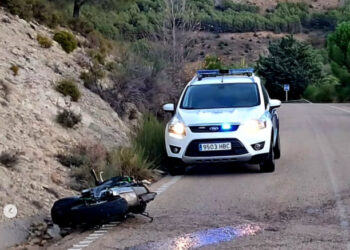 Herido un motorista tras una salida de vía en el Camino de San Isidro en Cuenca