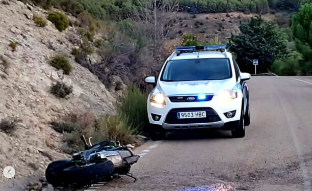 Herido un motorista tras una salida de via en el Camino de San Isidro en Cuenca 1