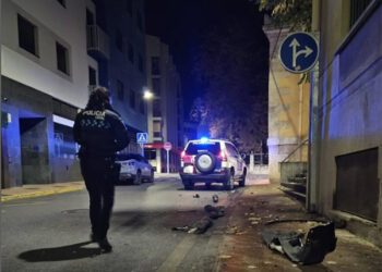 Huye tras provocar un accidente en Cuenca pero la Policía Local lo localiza a dos kilómetros