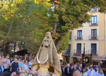 Incidente en la Magna de Cuenca: Cae la corona de la Virgen de la Luz en la salida de la procesión