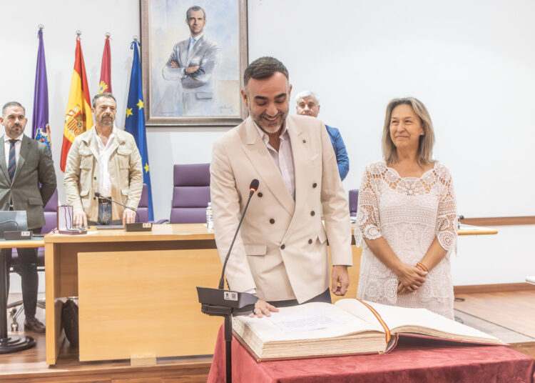 Isaac Urrea se incorpora como nuevo concejal en el Ayuntamiento de Guadalajara 3 Isaac Urrea se incorpora como nuevo concejal en el Ayuntamiento de Guadalajara