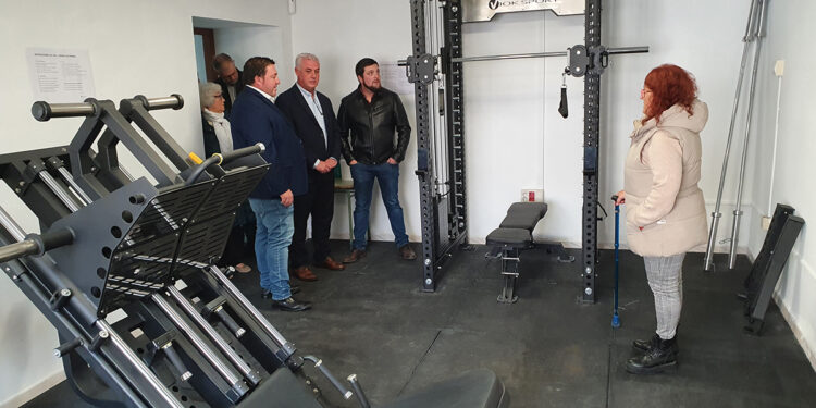 José Luis Vega y Alberto Guerrero inauguran el gimnasio municipal de Alcolea del Pinar