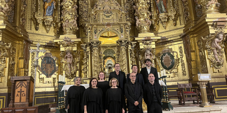 La Basílica de Nuestra Señora de la Asunción se llena de emoción con el concierto solidario “Ad Lucem” de Acanthus Coro de Cámara 1 La Basílica de Nuestra Señora de la Asunción se llena de emoción con el concierto solidario “Ad Lucem” de Acanthus Coro de Cámara