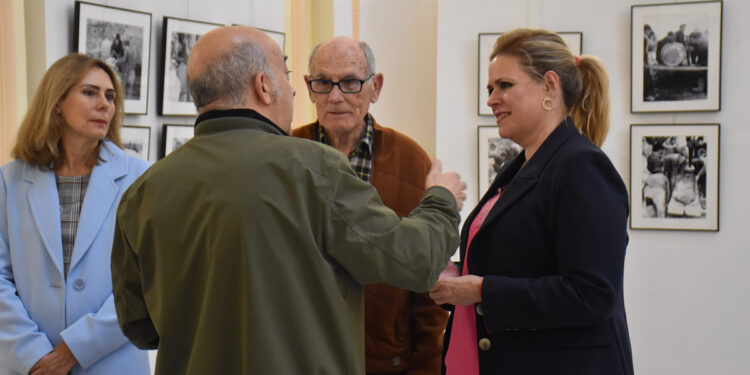 La Diputación de Cuenca acoge la exposición fotográfica ‘Segóbriga 1973’ de Daniel Cubillo hasta el 3 de noviembre