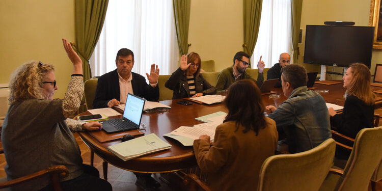 La Diputacion de Guadalajara aprueba inversiones por importe de 1.339.303 euros para asfaltar cinco caminos rurales