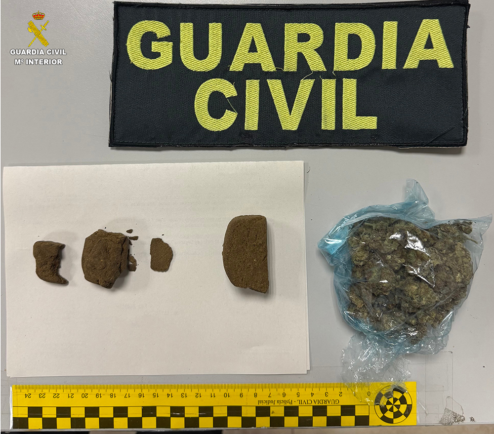 La Guardia Civil detiene a un hombre en la A-3 con 40 gramos de hachís y 12 gramos de marihuana