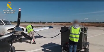 La Guardia Civil investiga a una empresa de saltos de paracaidismo de Casas de los Pinos por irregularidades en sus actividades