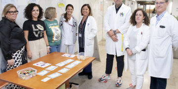 La Junta destaca el papel de apoyo que ofrece Enfermería y el valor de las asociaciones para normalizar la vida de los pacientes ostomizados